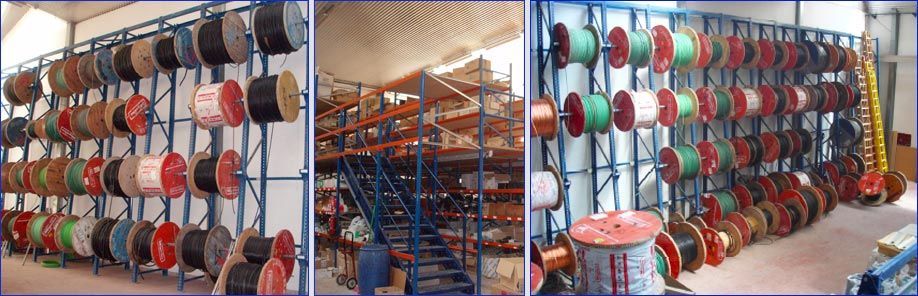 Un almacén lleno de muchos carretes de cables