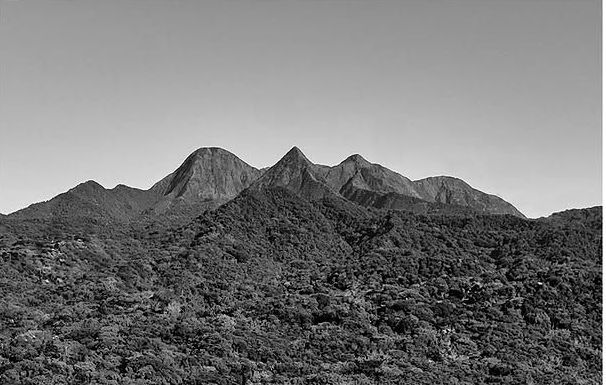 Un paysage montagneux