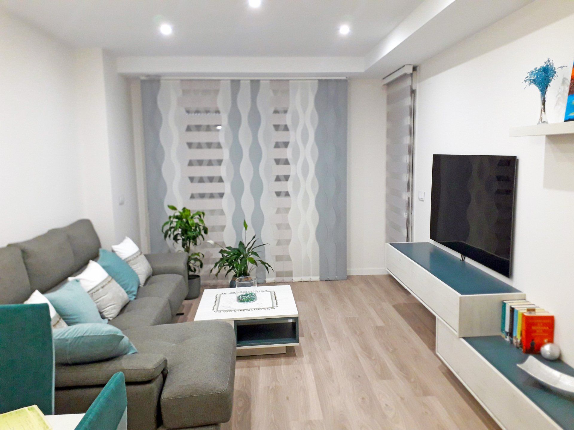 cortinas-lamas-verticales-modernas-ondas-sala-comedor-salon-cuenca-albacete-ciudad-real