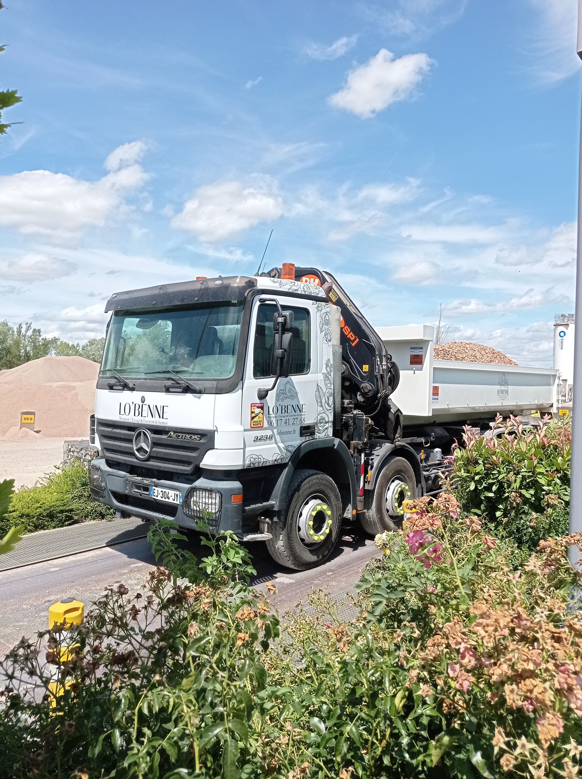 Bennes remplies de déhets