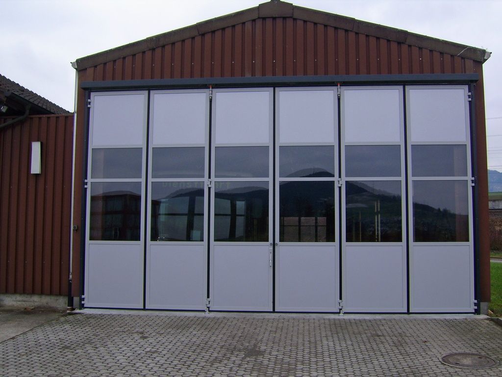 Handfalttor - Mohler Metallbau Spiralförderanlagen - Rümlingen