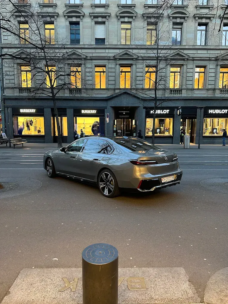 Modernes Auto von Taxi Horgen