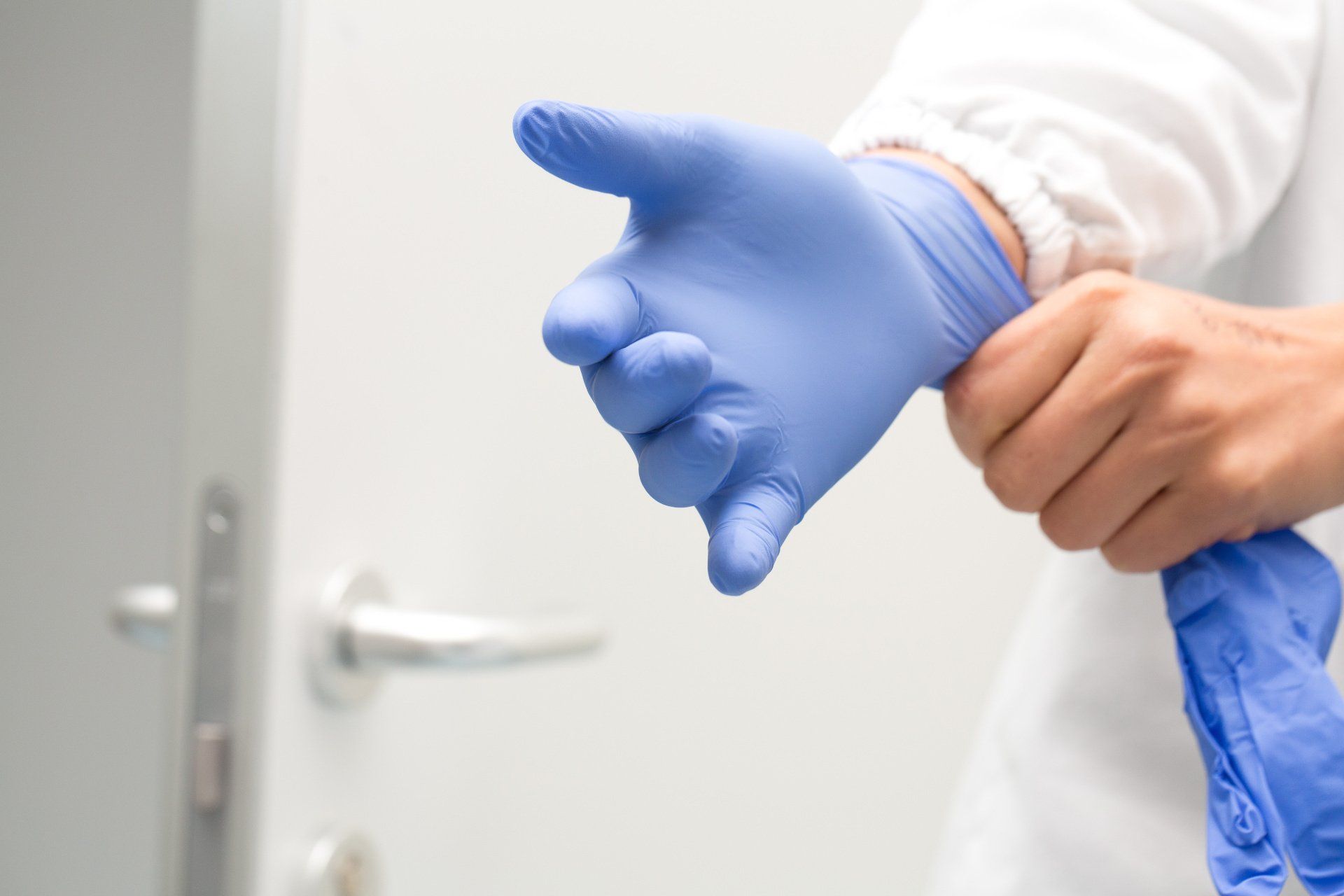 Gants chirurgicaux bleus