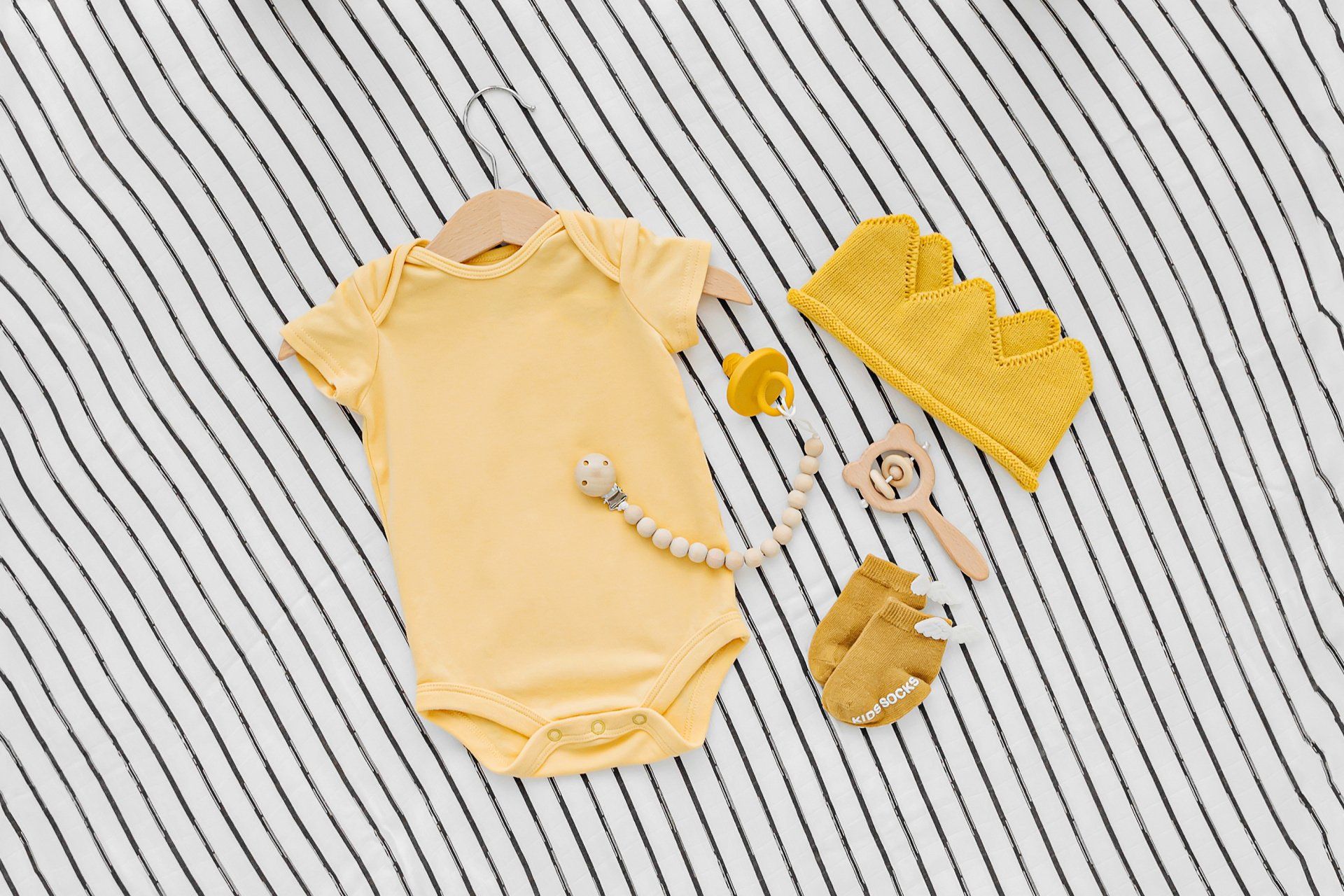 Grenouillère jaune enfant