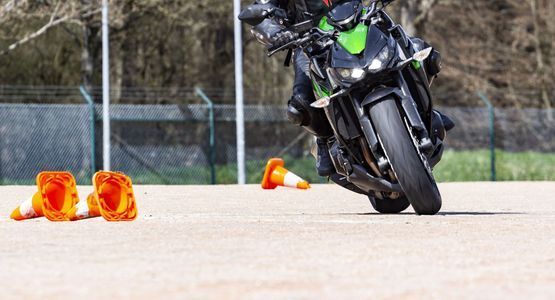 Motorrad | Fahrstunden für Auto & Motorrad | Schenk Fahrschule | Baden & Wettingen