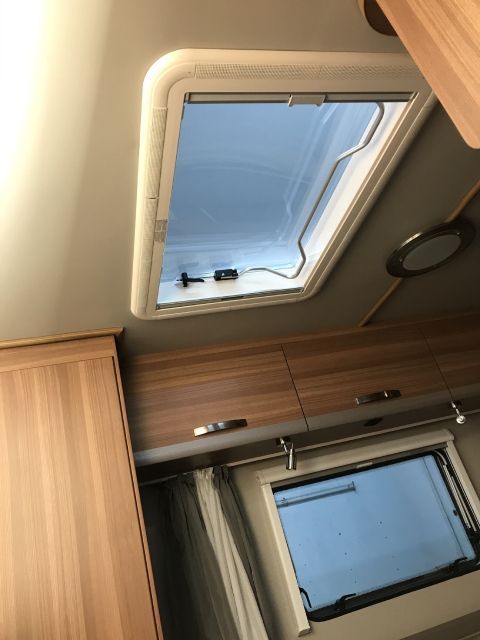 Wohnwagen Ellinger Smart Reparatur an einem Wohnmobil