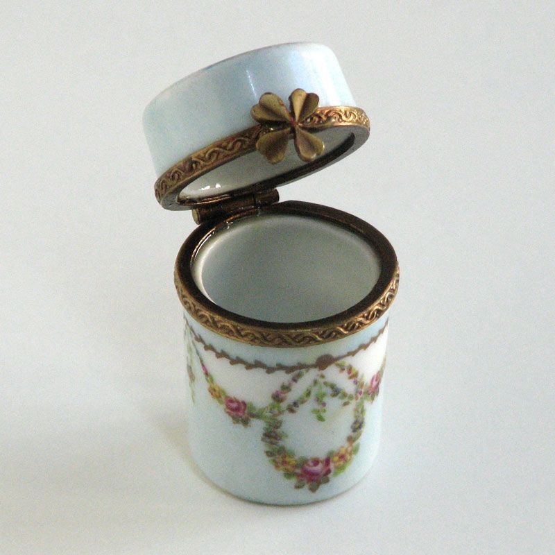 Miniaturmalerei | Deniz Demiral Dogan | Porzellan-Malatelier | Porzellanmalkurse, Porzellanmalerei, Porzellan-Geschäft | Schaffhausen