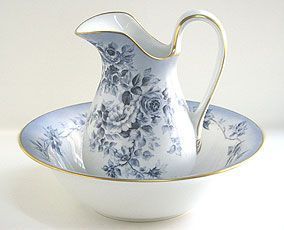 Freie Porzellanmalerei | Deniz Demiral Dogan | Porzellan-Malatelier | Porzellanmalkurse, Porzellanmalerei, Porzellan-Geschäft | Schaffhausen