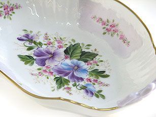 Freie Porzellanmalerei | Deniz Demiral Dogan | Porzellan-Malatelier | Porzellanmalkurse, Porzellanmalerei, Porzellan-Geschäft | Schaffhausen