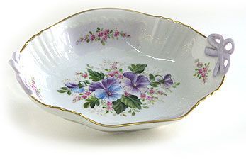 Freie Porzellanmalerei | Deniz Demiral Dogan | Porzellan-Malatelier | Porzellanmalkurse, Porzellanmalerei, Porzellan-Geschäft | Schaffhausen