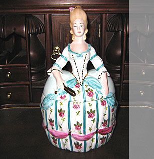 Figuren | Deniz Demiral Dogan | Porzellan-Malatelier | Porzellanmalkurse, Porzellanmalerei, Porzellan-Geschäft | Schaffhausen