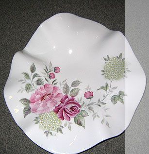 Vasen | Deniz Demiral Dogan | Porzellan-Malatelier | Porzellanmalkurse, Porzellanmalerei, Porzellan-Geschäft | Schaffhausen