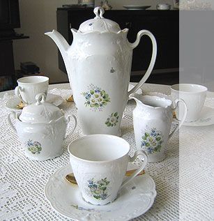 Teeservice | Deniz Demiral Dogan | Porzellan-Malatelier | Porzellanmalkurse, Porzellanmalerei, Porzellan-Geschäft | Schaffhausen