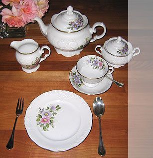 Teeservice | Deniz Demiral Dogan | Porzellan-Malatelier | Porzellanmalkurse, Porzellanmalerei, Porzellan-Geschäft | Schaffhausen