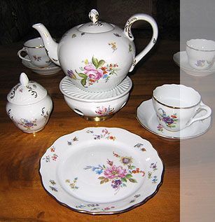 Teeservice | Deniz Demiral Dogan | Porzellan-Malatelier | Porzellanmalkurse, Porzellanmalerei, Porzellan-Geschäft | Schaffhausen