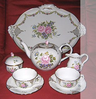 Teeservice | Deniz Demiral Dogan | Porzellan-Malatelier | Porzellanmalkurse, Porzellanmalerei, Porzellan-Geschäft | Schaffhausen