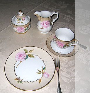 Teeservice | Deniz Demiral Dogan | Porzellan-Malatelier | Porzellanmalkurse, Porzellanmalerei, Porzellan-Geschäft | Schaffhausen