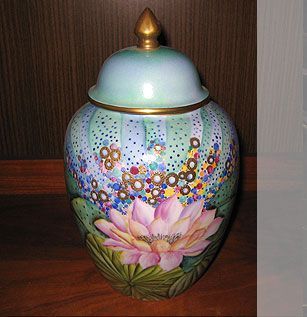 Vasen | Deniz Demiral Dogan | Porzellan-Malatelier | Porzellanmalkurse, Porzellanmalerei, Porzellan-Geschäft | Schaffhausen