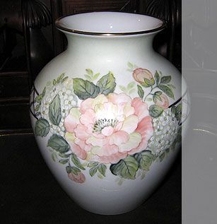 Vasen | Deniz Demiral Dogan | Porzellan-Malatelier | Porzellanmalkurse, Porzellanmalerei, Porzellan-Geschäft | Schaffhausen