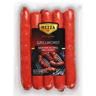 Paquete de salchichas Mezza Grillwurst, salchichas rojas, etiqueta oscura con foto de salchicha a la parrilla.