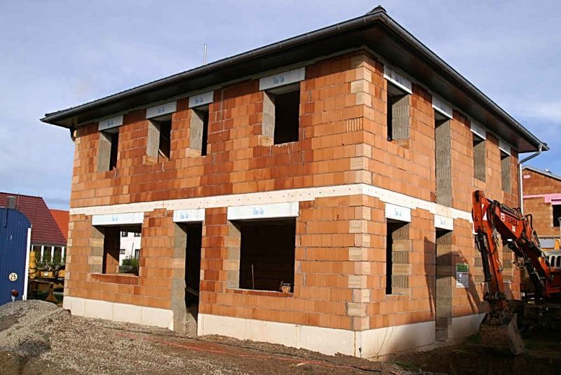 Rohbau eines einstöckigen Gebäudes, Bauunternehmen Herold
