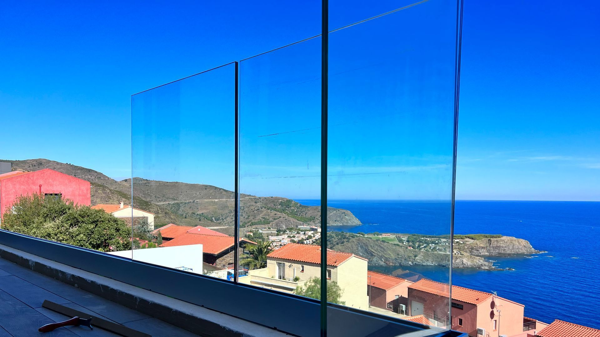 Garde-corps avec vue sur l'océan