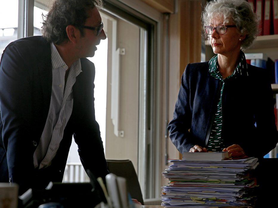 Maîtres SCHMITZBERGER et COLETTE en pleine discussion debout
