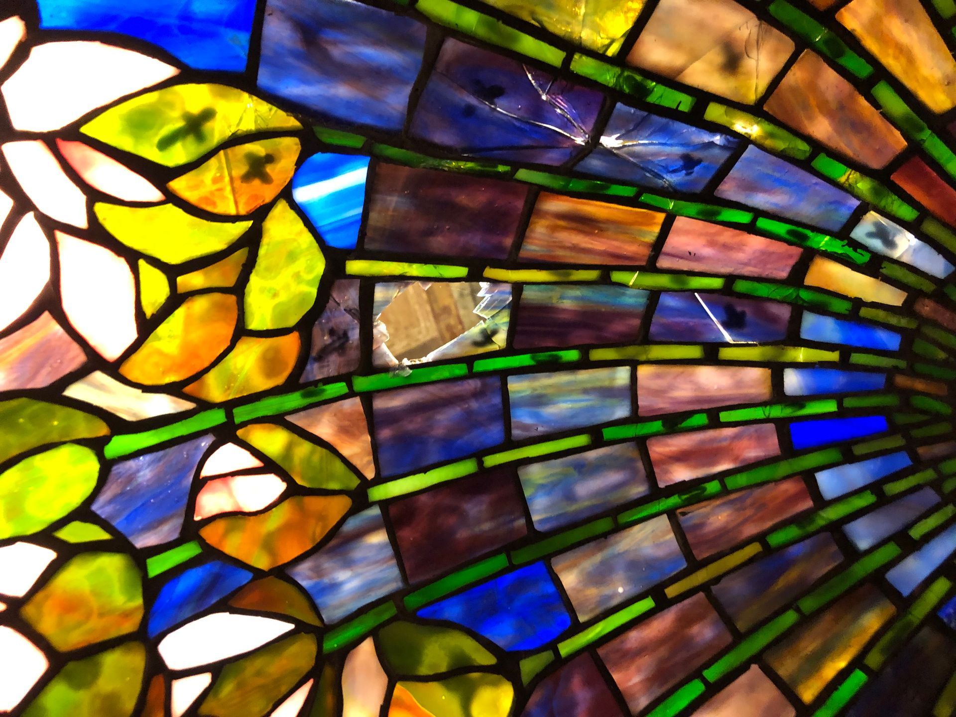Vitrail Tiffany, restauration abat-jour