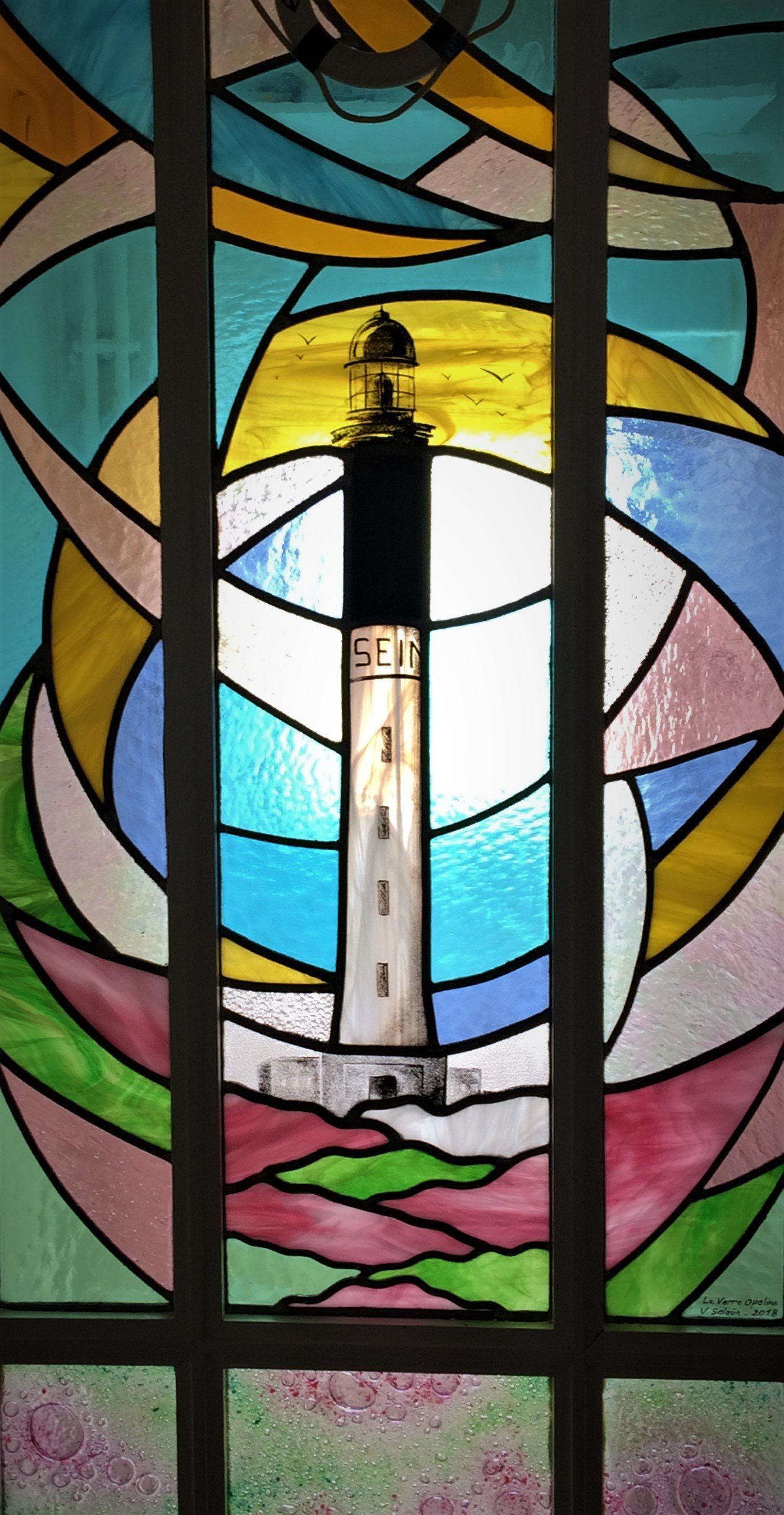 Création, phare en verre
