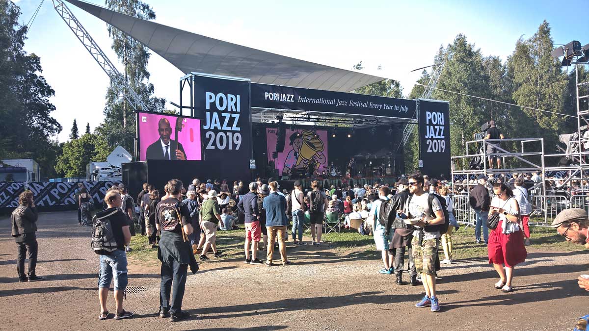 15 m2 screentrailer - Eventgear Oy