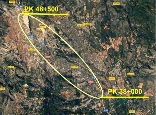 Vista aérea de un valle con pk 48+500 y pk 38+000