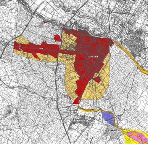 Un mapa de una ciudad con un área roja en el medio