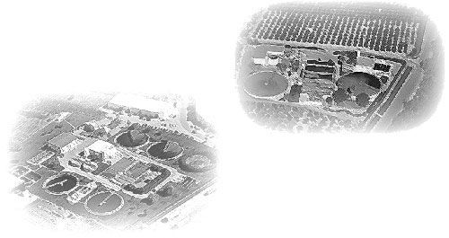 Una fotografía en blanco y negro de una vista aérea de una casa.