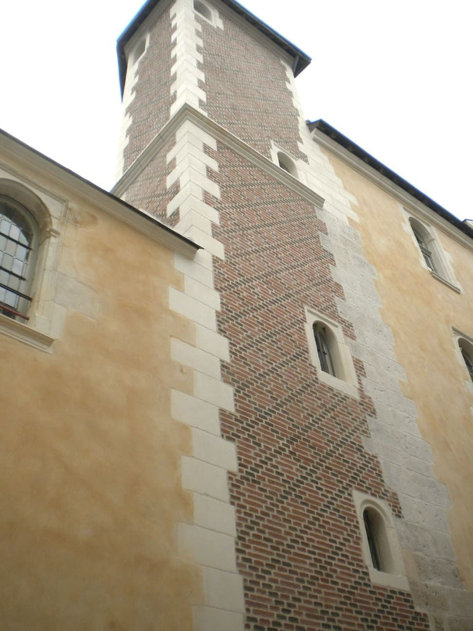 Façade en pierre rénovée