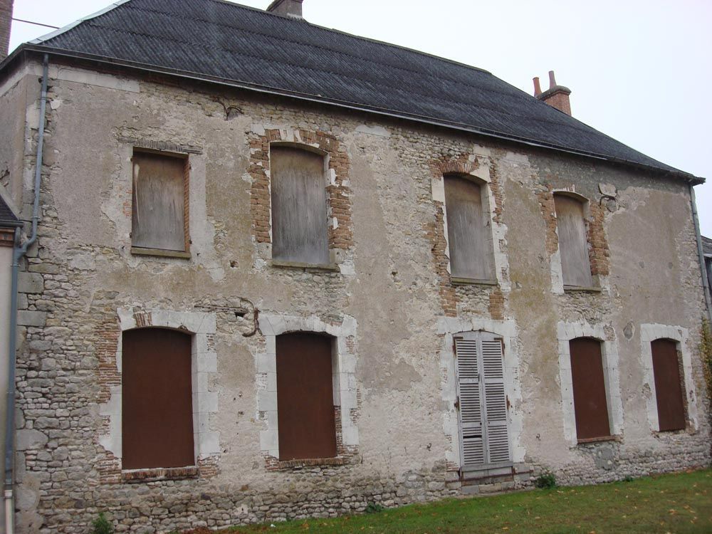 Autre vue de l'hôtel particuliers Chilleurs-aux-Bois avant travaux