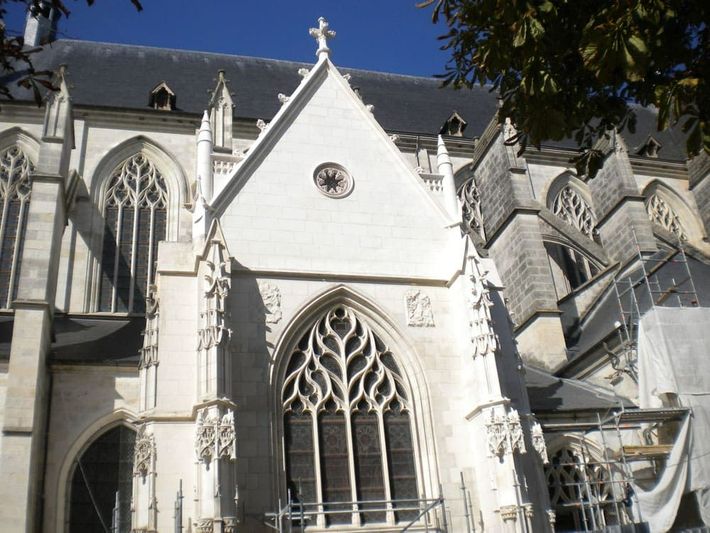 Façade de cathédrale rénovée