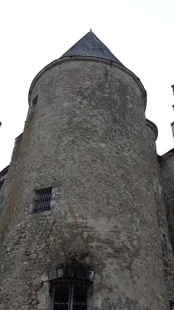 Tourelle d'une église avant rénovation