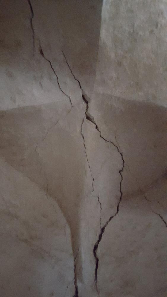 Autre fissure au Château de Meung sur Loire avant travaux