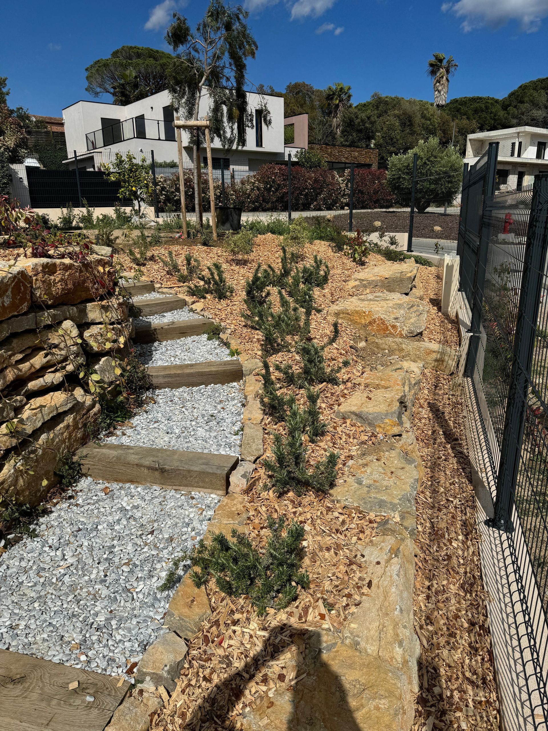 Une allée en galets