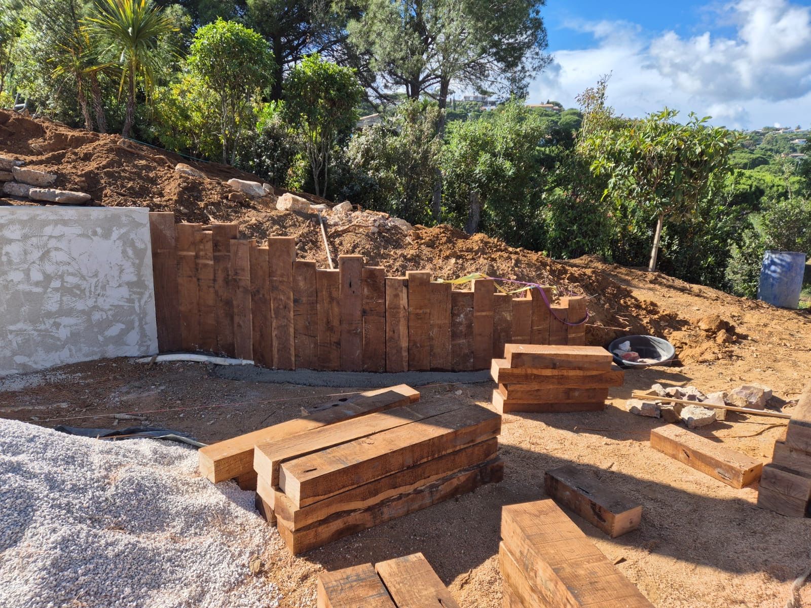 Enrochement d'un dénivelé