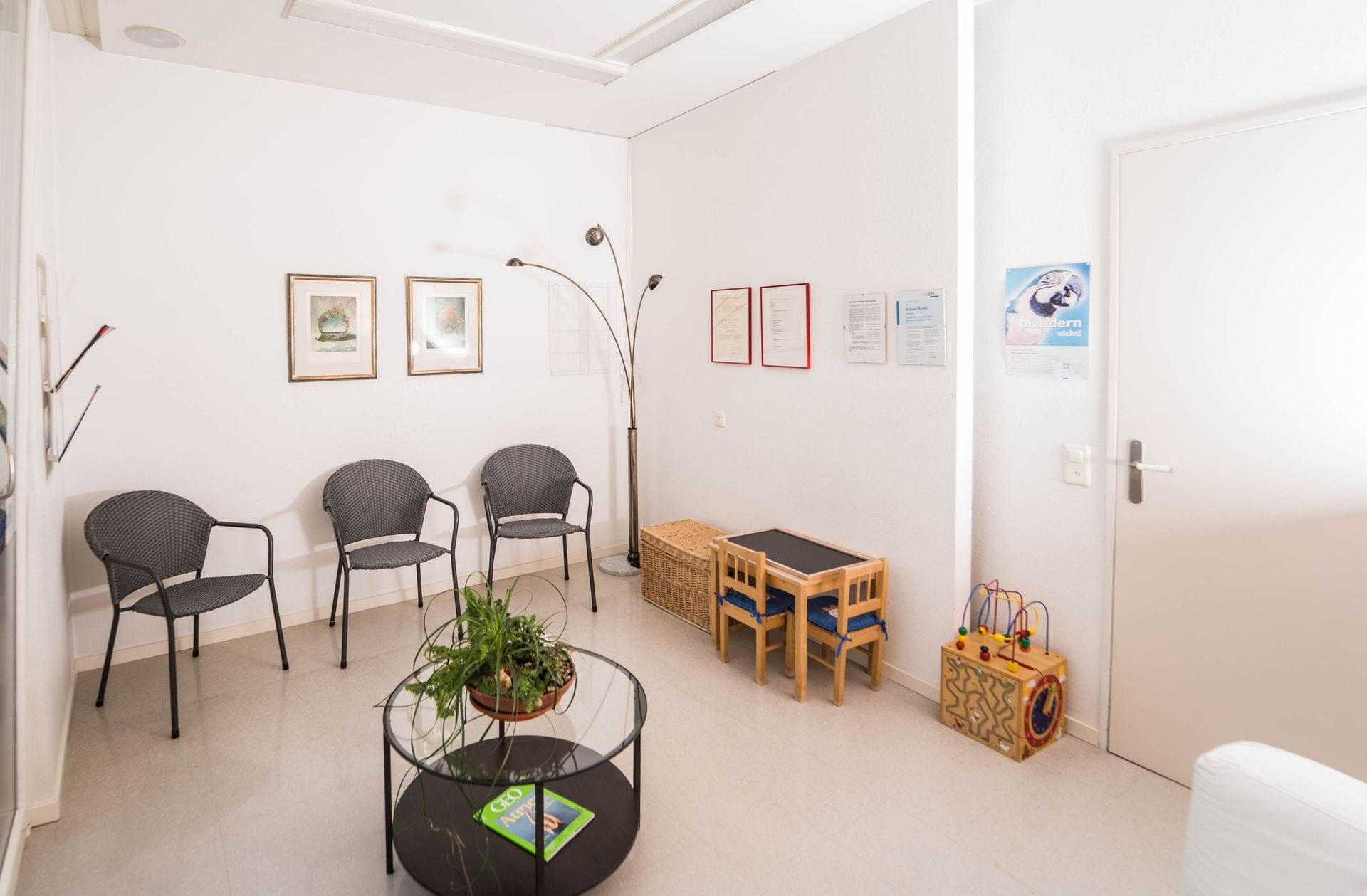 Wartezimmer Praxis Dr. Pfeffer