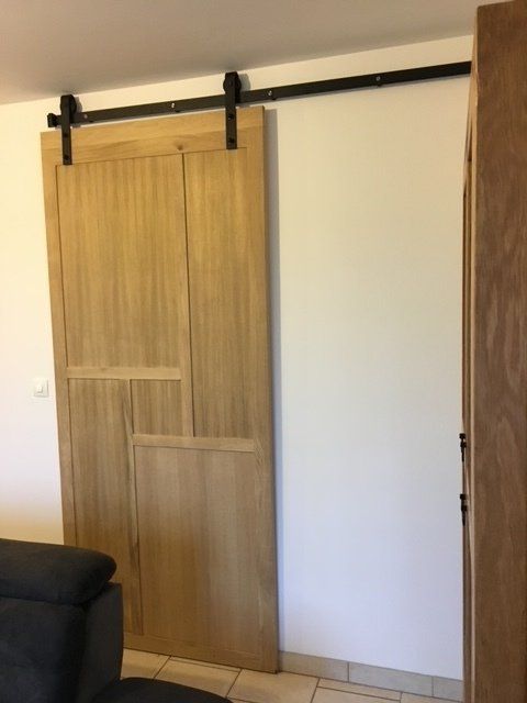 Installation porte en bois