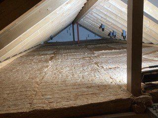 gedämmte Dachbotennische