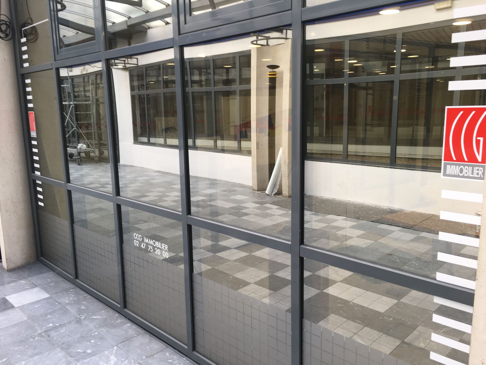 Pose de fenêtre et porte vitrées.