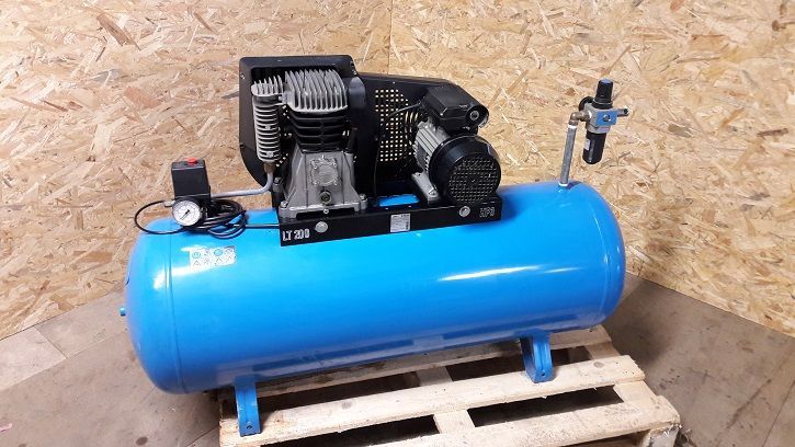 Compresseur OCC-124 de la marque CWC vendu par l'entreprise Air Plus