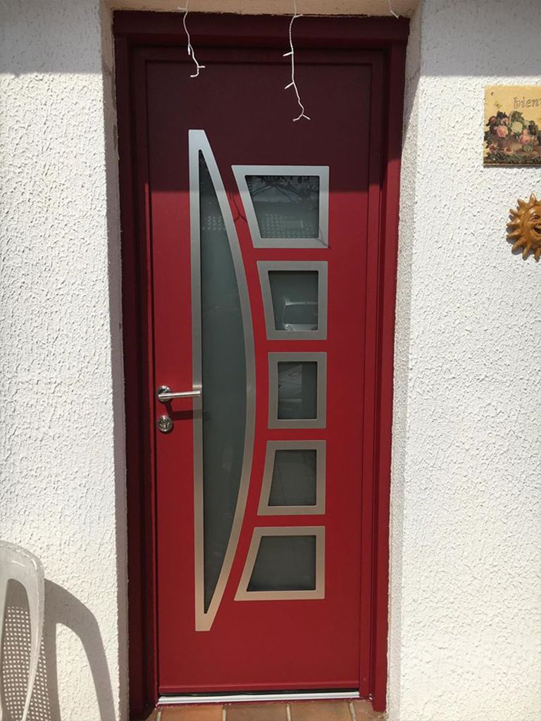 Porte d'entrée rouge
