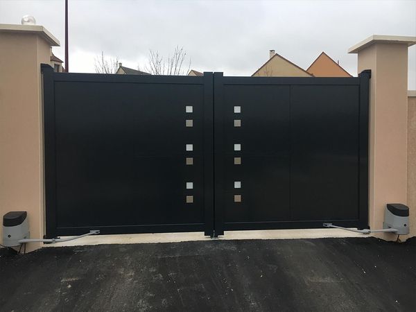 portail motorisé noir