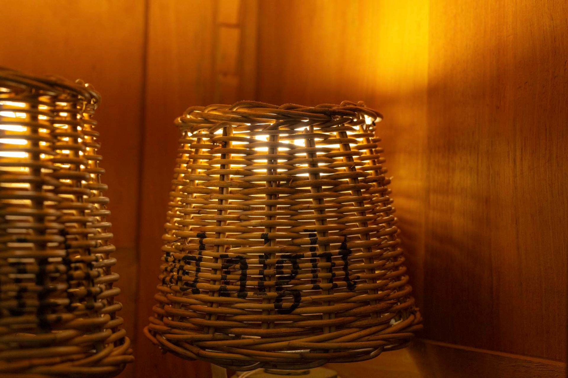 Katja Herzog Wohnen & Leben- Impressionen Rattanlampe