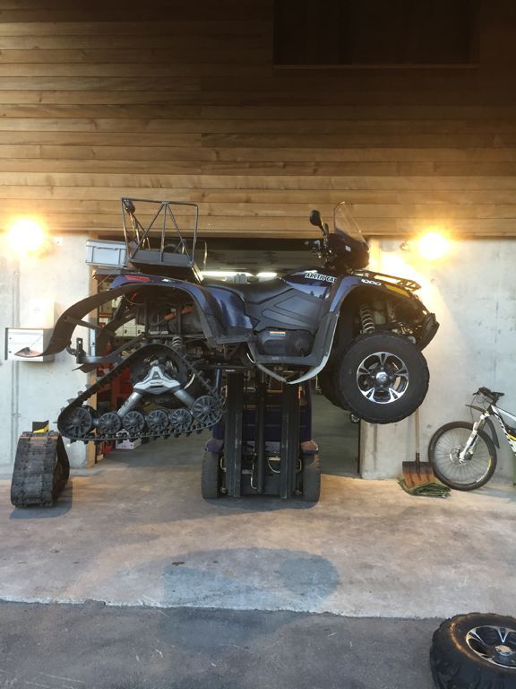 Schneetöff Motorschlitten - Fachmann für Maschinen und Fahrzeuge