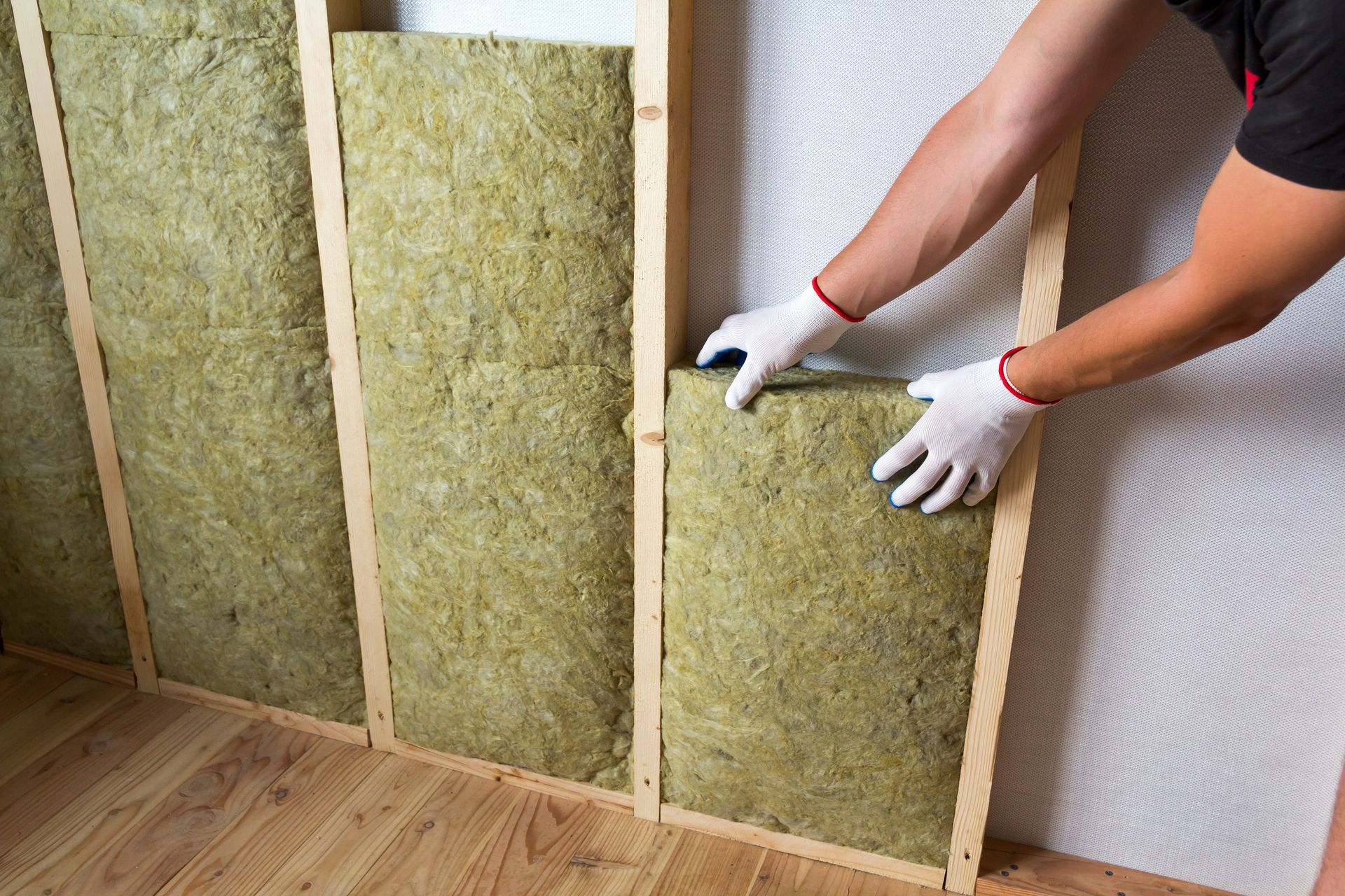 Isolant sur les murs intérieurs d'une maison